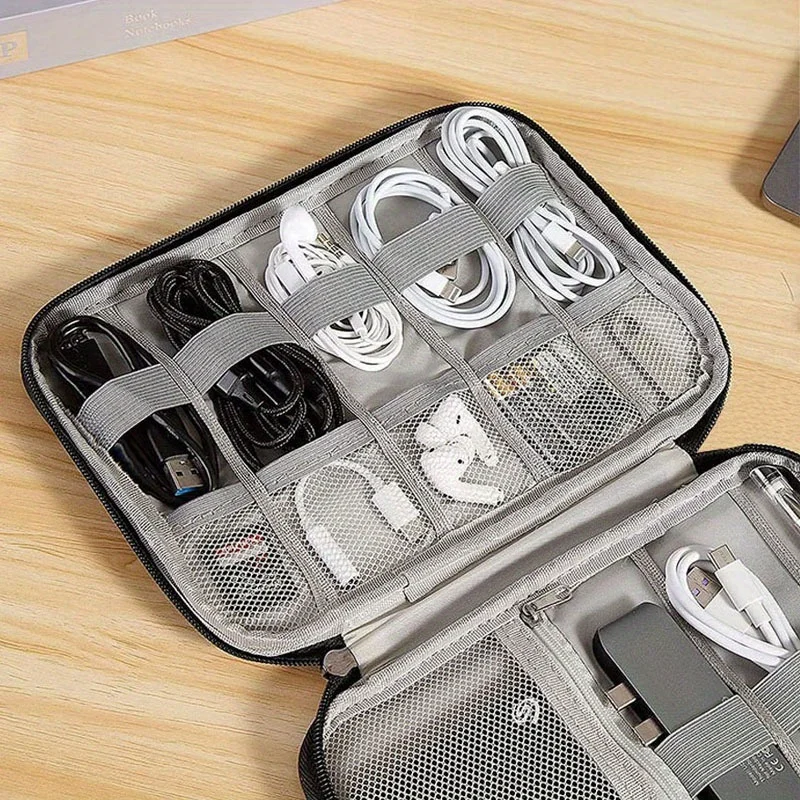 Tech Accessories Travel Case - 1パックポータブル電子機器アクセサリー収納バッグ、多ポケットトラベルテックオーガナイザーケース、ケーブル、充電器、メモリカード用防水収納ポーチ、旅行やオフィスでの使用に最適