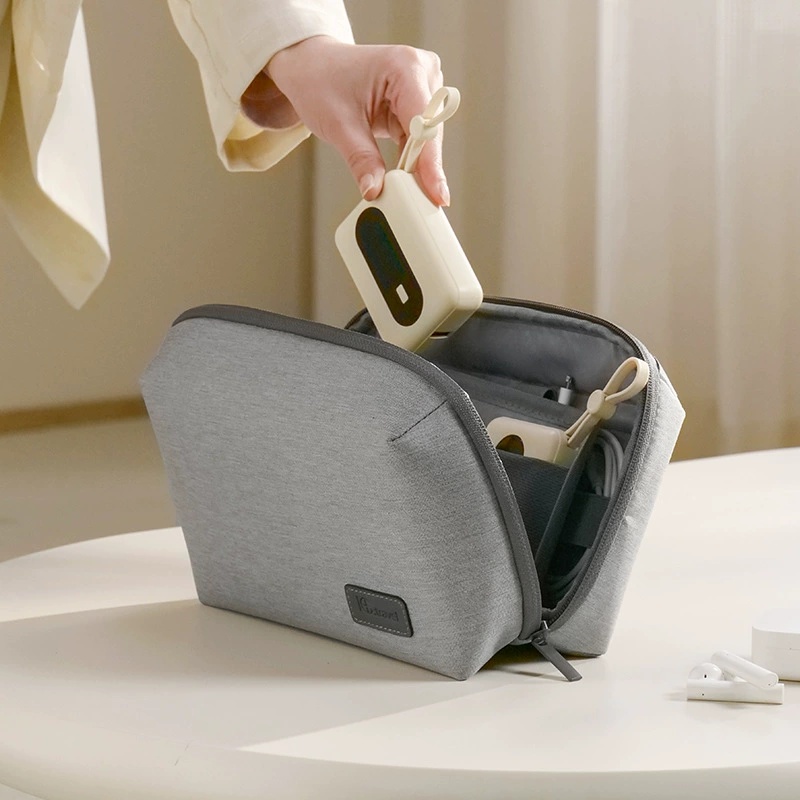 電子機器オーガナイザー トラベルケース、防水トラベルバッグ  - Tech Accessories Travel Case のレビューと価格